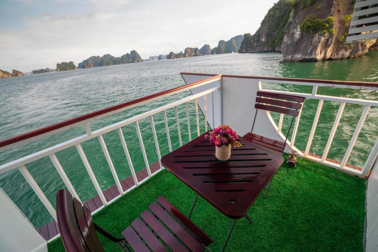 Charm Boutique Cruise Hotel Ha Long Exterior foto