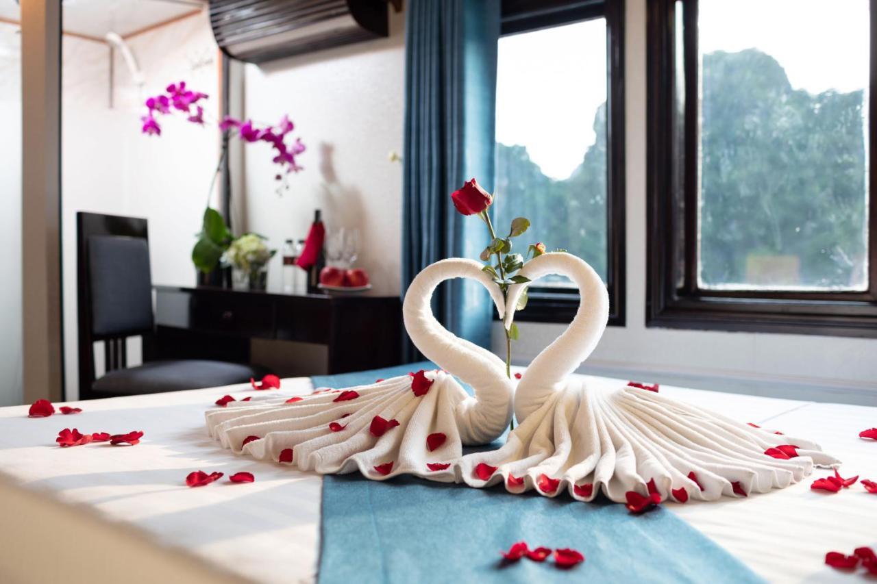 Charm Boutique Cruise Hotel Ha Long Exterior foto